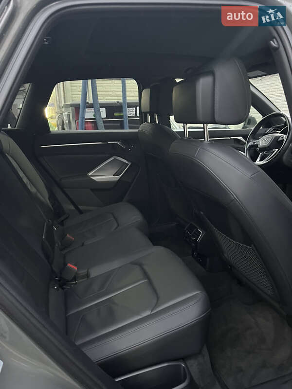 Внедорожник / Кроссовер Audi Q3 2023 в Одессе