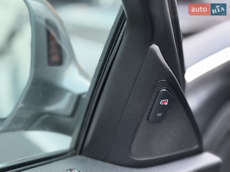 Внедорожник / Кроссовер Audi Q3 2016 в Львове