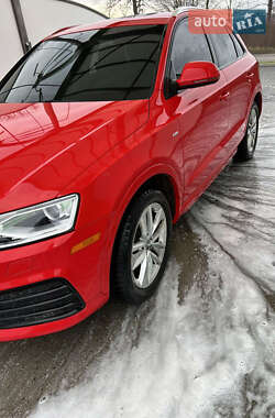 Позашляховик / Кросовер Audi Q3 2017 в Золочеві