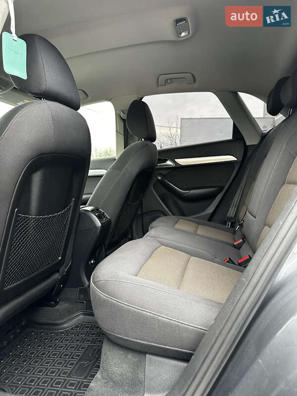 Позашляховик / Кросовер Audi Q3 2012 в Чернівцях