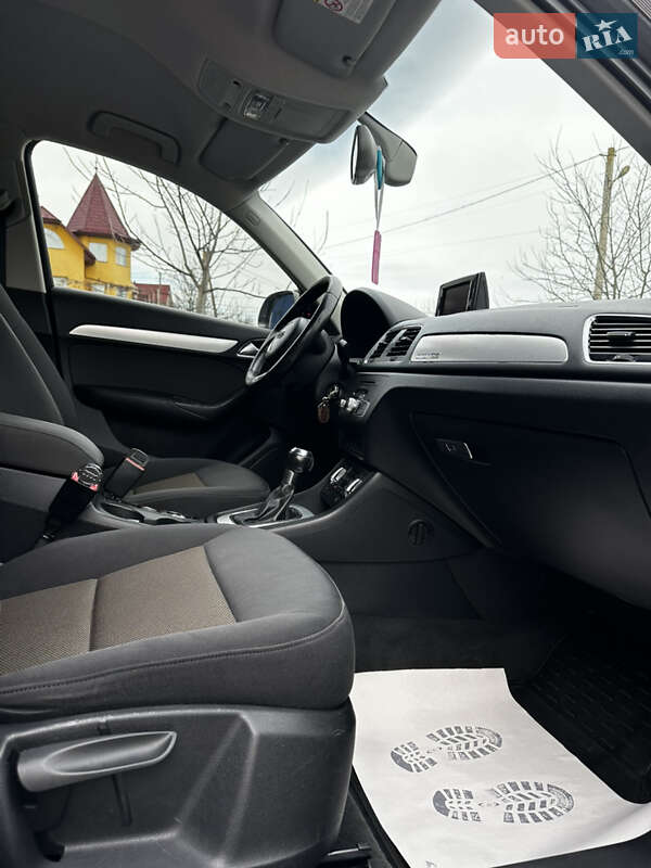 Позашляховик / Кросовер Audi Q3 2012 в Чернівцях