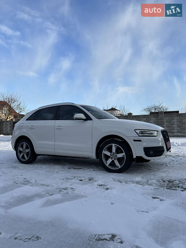 Позашляховик / Кросовер Audi Q3 2015 в Рівному