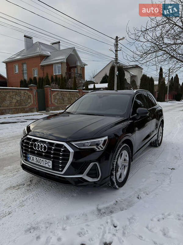 Внедорожник / Кроссовер Audi Q3 2021 в Виннице