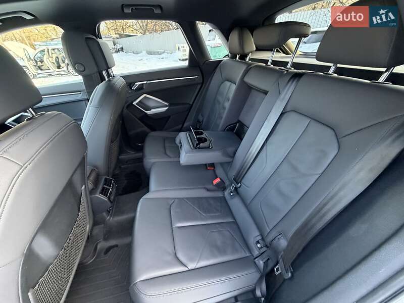Позашляховик / Кросовер Audi Q3 2020 в Києві