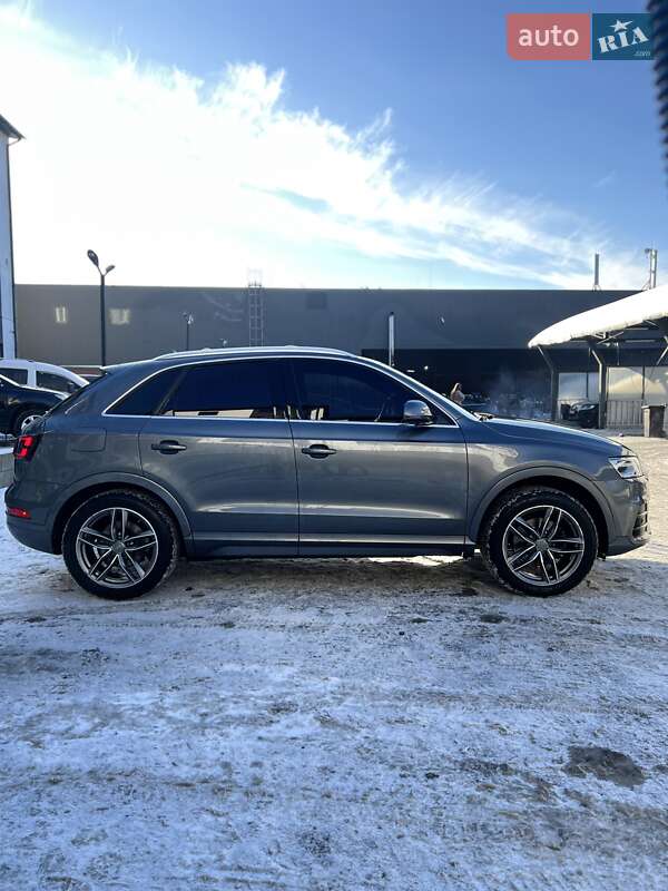Внедорожник / Кроссовер Audi Q3 2016 в Киеве