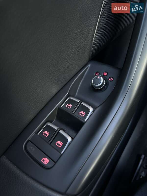 Внедорожник / Кроссовер Audi Q3 2016 в Киеве