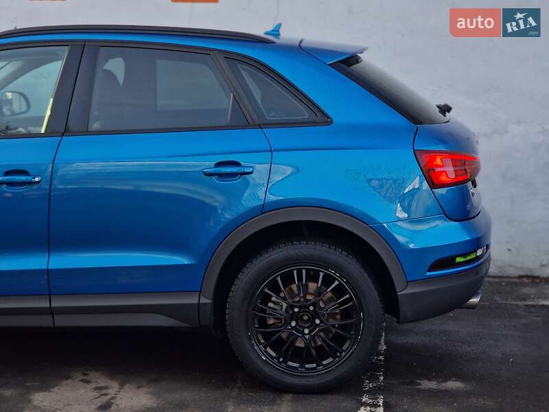 Внедорожник / Кроссовер Audi Q3 2017 в Одессе