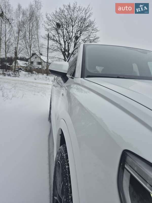 Внедорожник / Кроссовер Audi Q3 2021 в Житомире