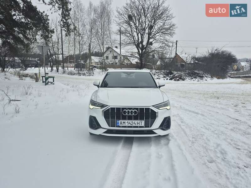 Внедорожник / Кроссовер Audi Q3 2021 в Житомире