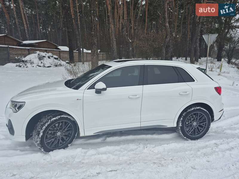 Внедорожник / Кроссовер Audi Q3 2021 в Житомире