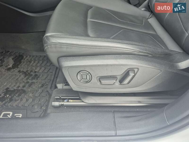 Внедорожник / Кроссовер Audi Q3 2021 в Житомире