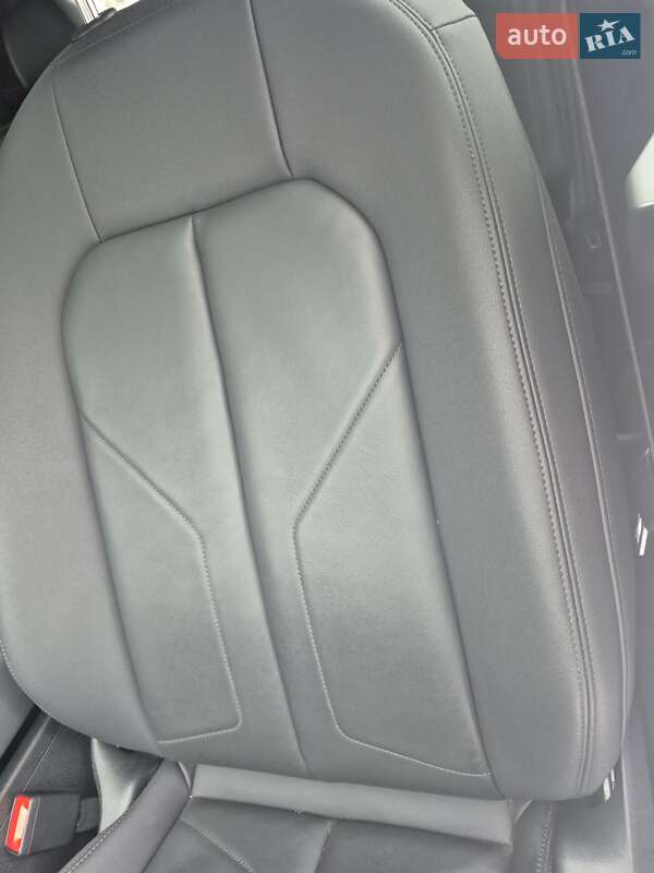 Внедорожник / Кроссовер Audi Q3 2021 в Житомире