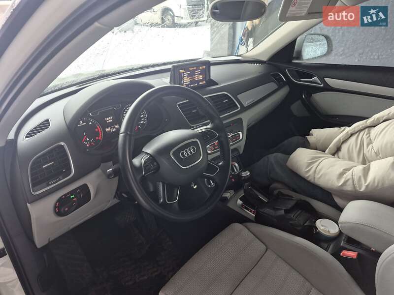 Внедорожник / Кроссовер Audi Q3 2012 в Киеве