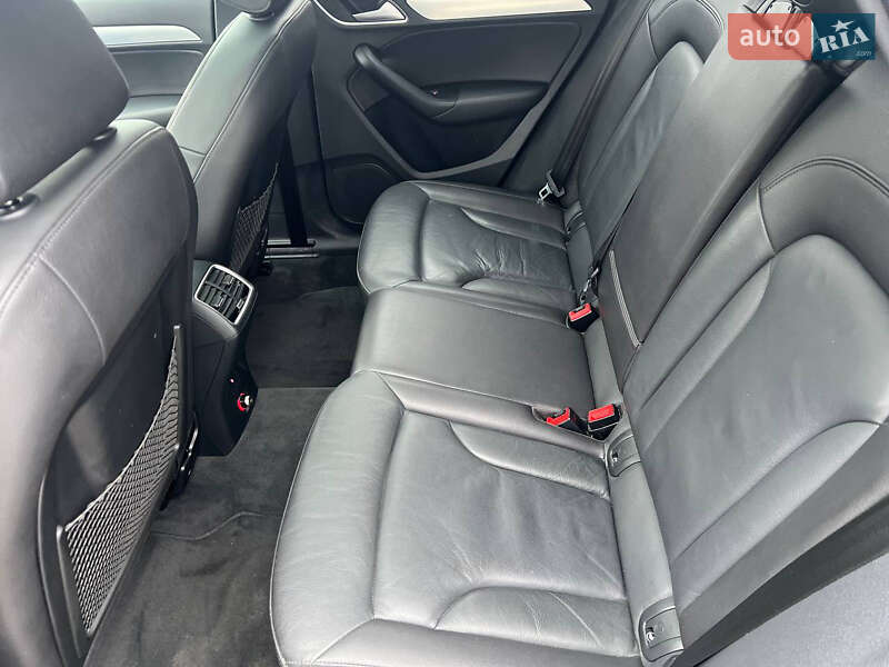 Внедорожник / Кроссовер Audi Q3 2017 в Харькове