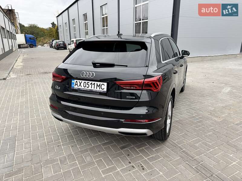 Внедорожник / Кроссовер Audi Q3 2019 в Киеве
