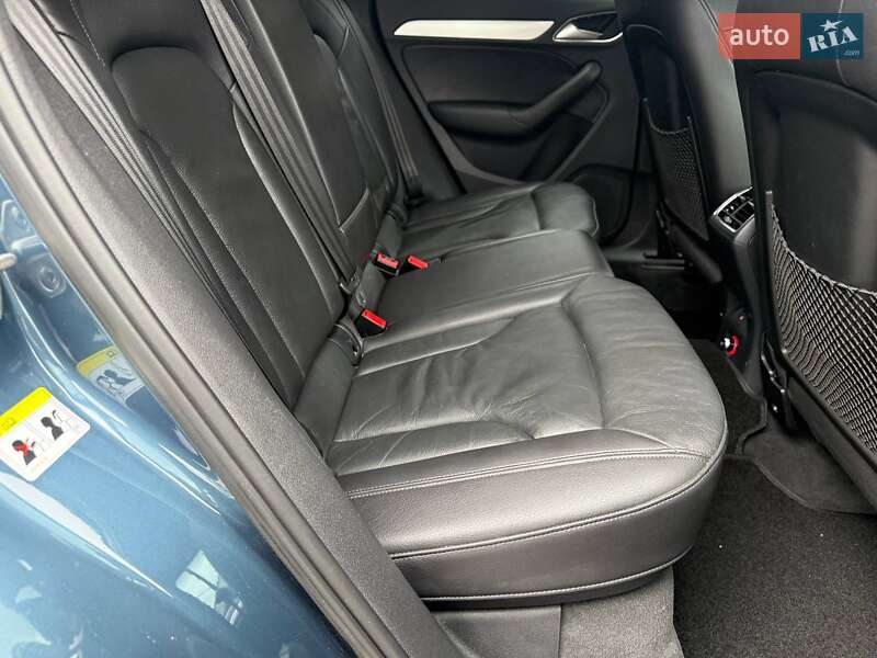 Внедорожник / Кроссовер Audi Q3 2017 в Днепре