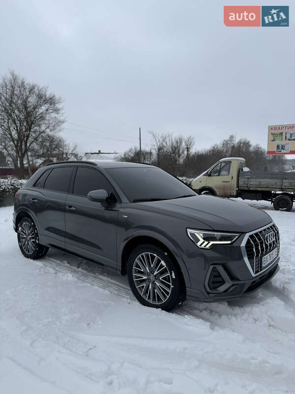 Внедорожник / Кроссовер Audi Q3 2020 в Шепетовке