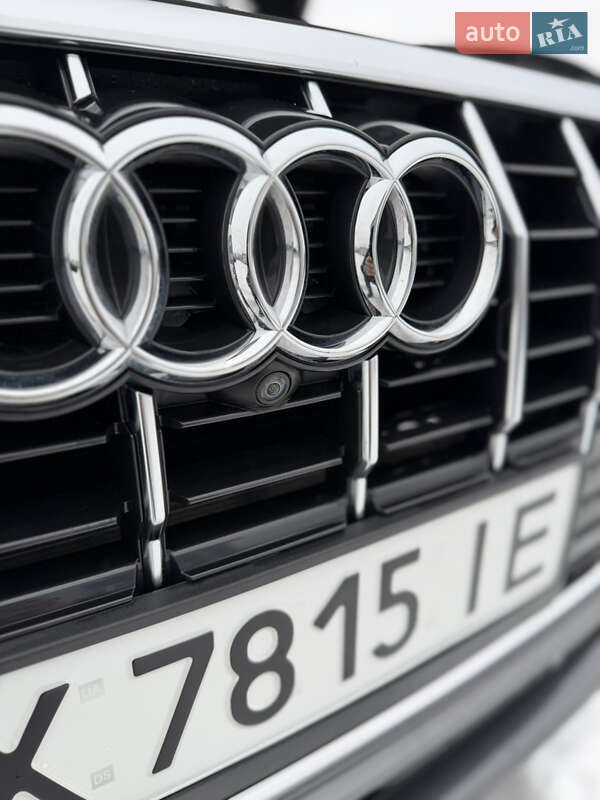 Внедорожник / Кроссовер Audi Q3 2020 в Шепетовке