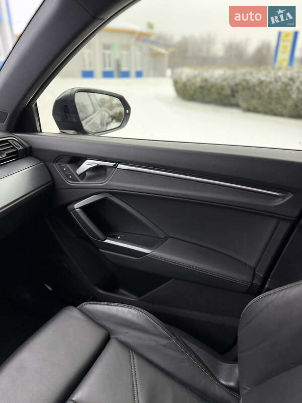 Внедорожник / Кроссовер Audi Q3 2020 в Шепетовке