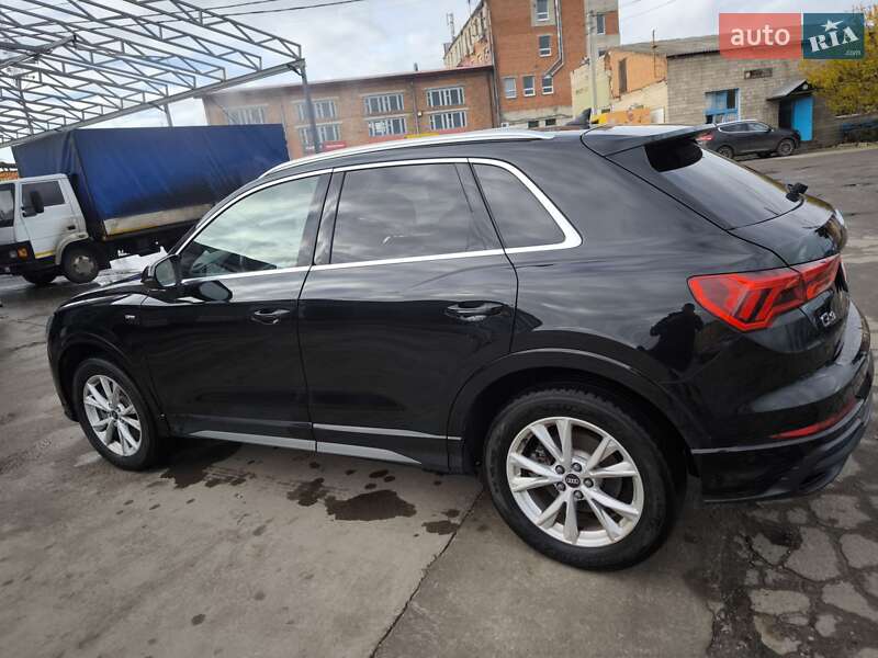 Внедорожник / Кроссовер Audi Q3 2020 в Сумах