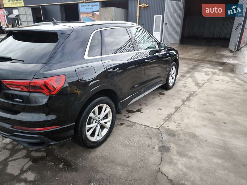 Внедорожник / Кроссовер Audi Q3 2020 в Сумах