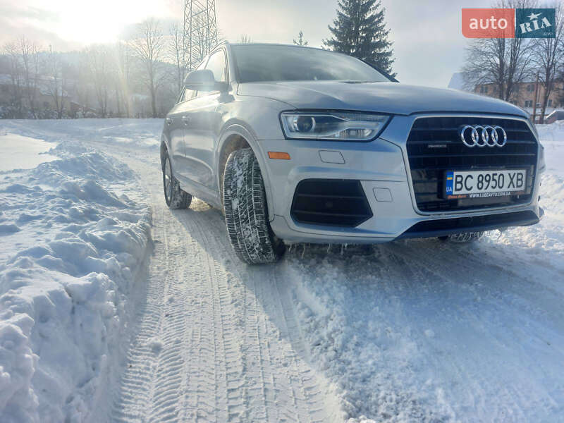 Внедорожник / Кроссовер Audi Q3 2016 в Ужгороде