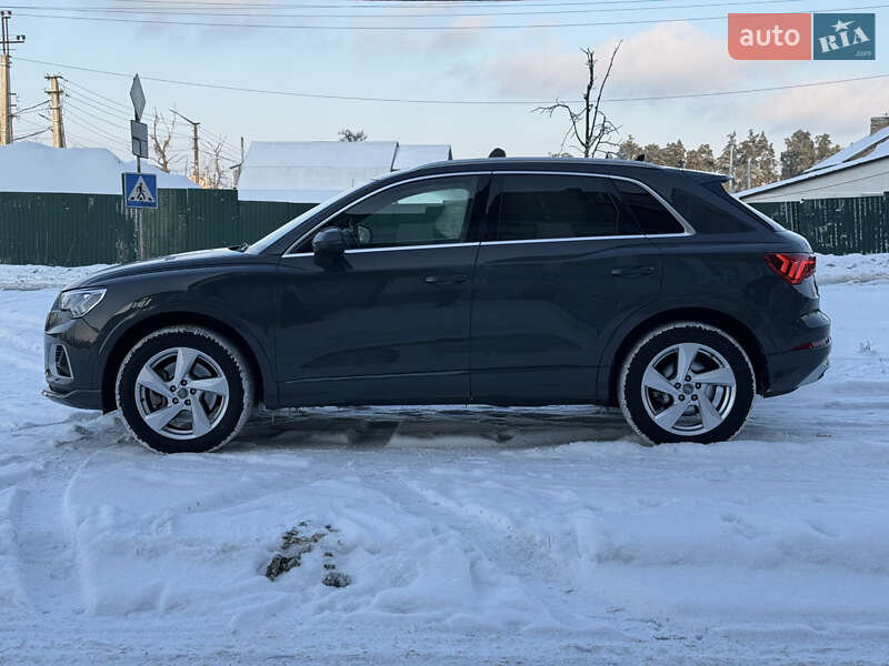 Внедорожник / Кроссовер Audi Q3 2019 в Киеве
