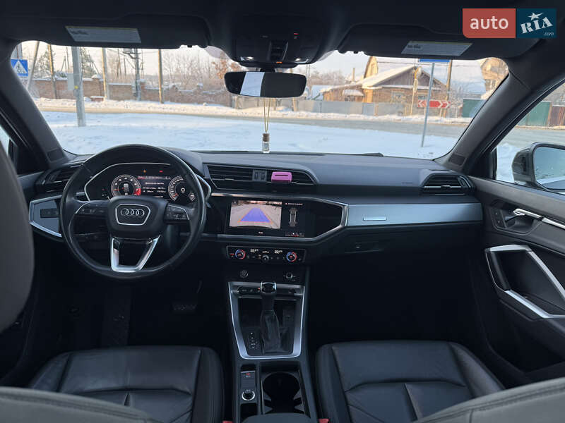 Внедорожник / Кроссовер Audi Q3 2019 в Киеве