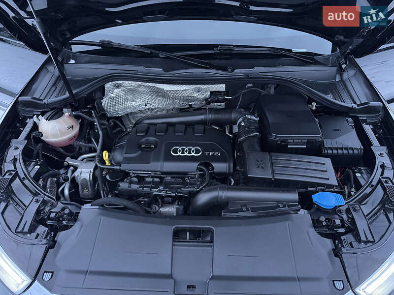 Внедорожник / Кроссовер Audi Q3 2017 в Умани