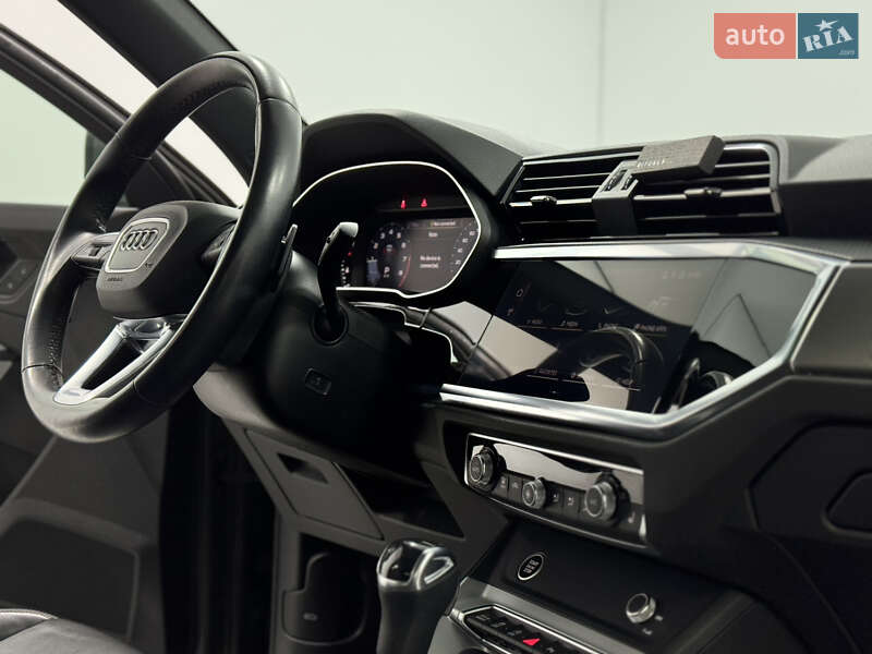 Внедорожник / Кроссовер Audi Q3 2023 в Одессе
