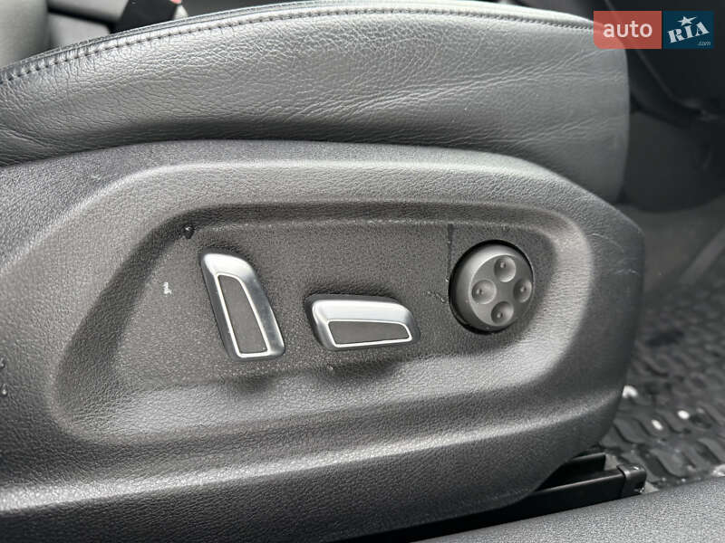 Внедорожник / Кроссовер Audi Q3 2017 в Стрые