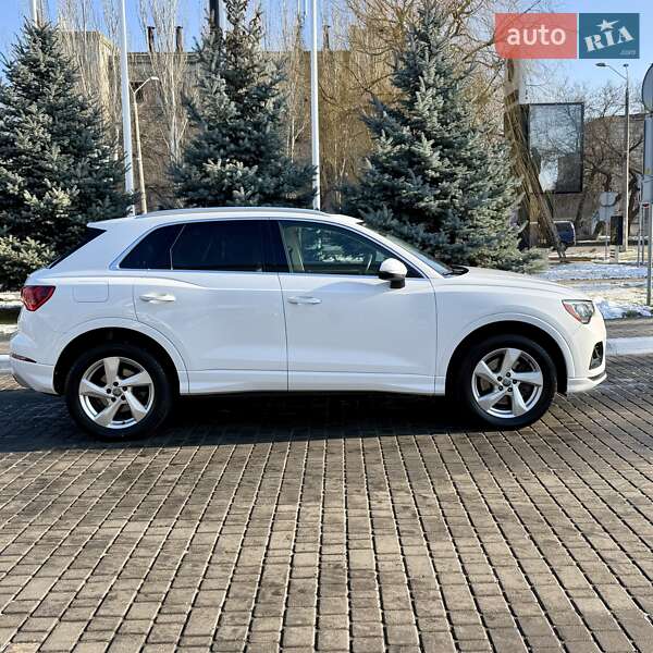 Внедорожник / Кроссовер Audi Q3 2019 в Одессе