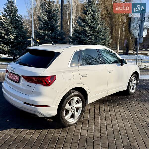 Внедорожник / Кроссовер Audi Q3 2019 в Одессе