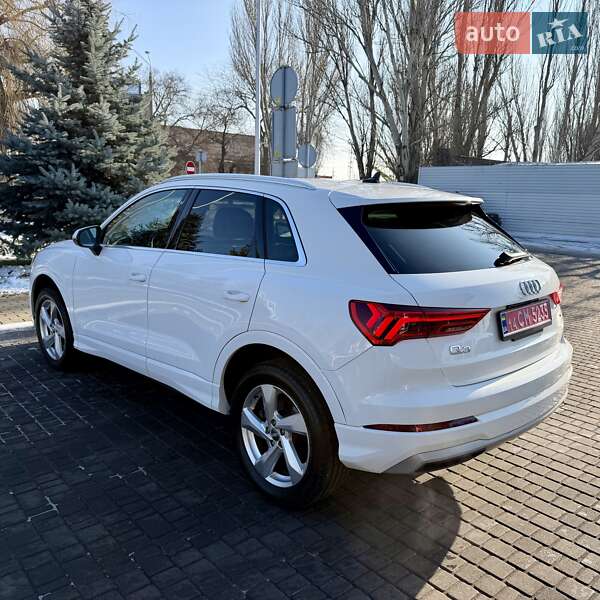 Внедорожник / Кроссовер Audi Q3 2019 в Одессе