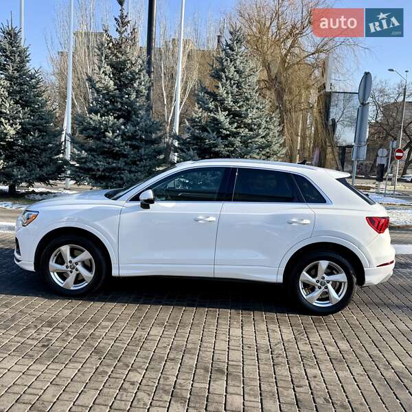 Внедорожник / Кроссовер Audi Q3 2019 в Одессе