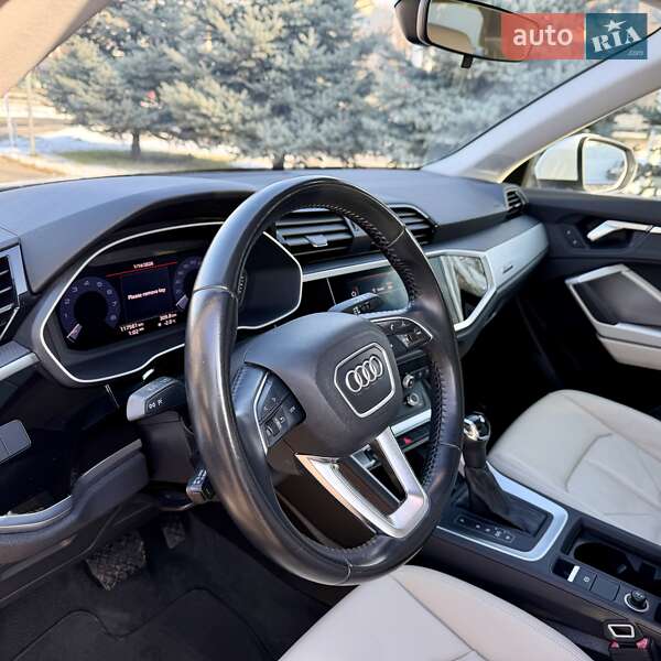 Внедорожник / Кроссовер Audi Q3 2019 в Одессе