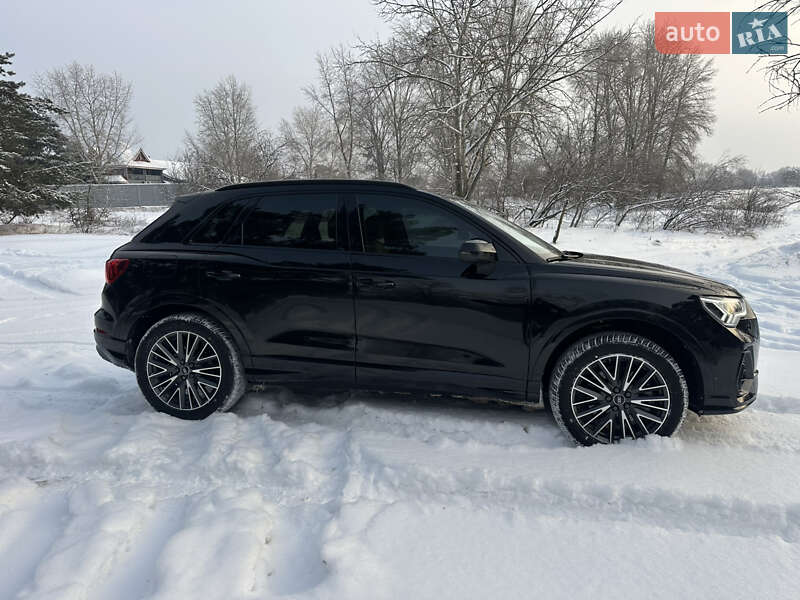 Внедорожник / Кроссовер Audi Q3 2023 в Киеве