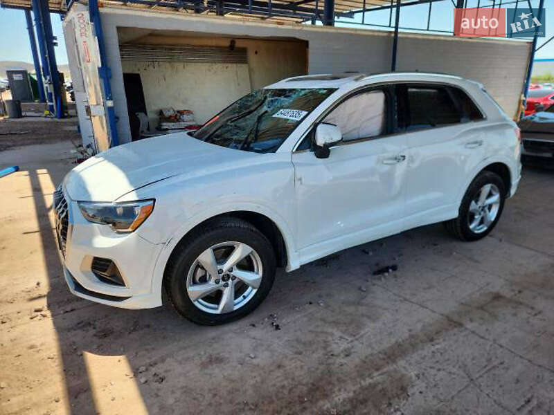 Внедорожник / Кроссовер Audi Q3 2021 в Львове