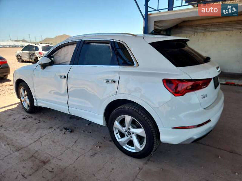 Внедорожник / Кроссовер Audi Q3 2021 в Львове