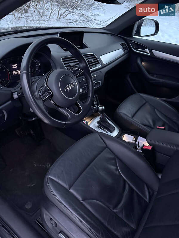 Внедорожник / Кроссовер Audi Q3 2015 в Киеве