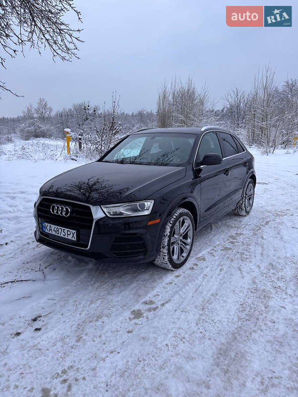 Внедорожник / Кроссовер Audi Q3 2015 в Киеве