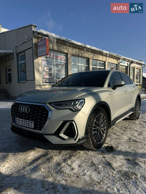 Внедорожник / Кроссовер Audi Q3 2021 в Чернигове