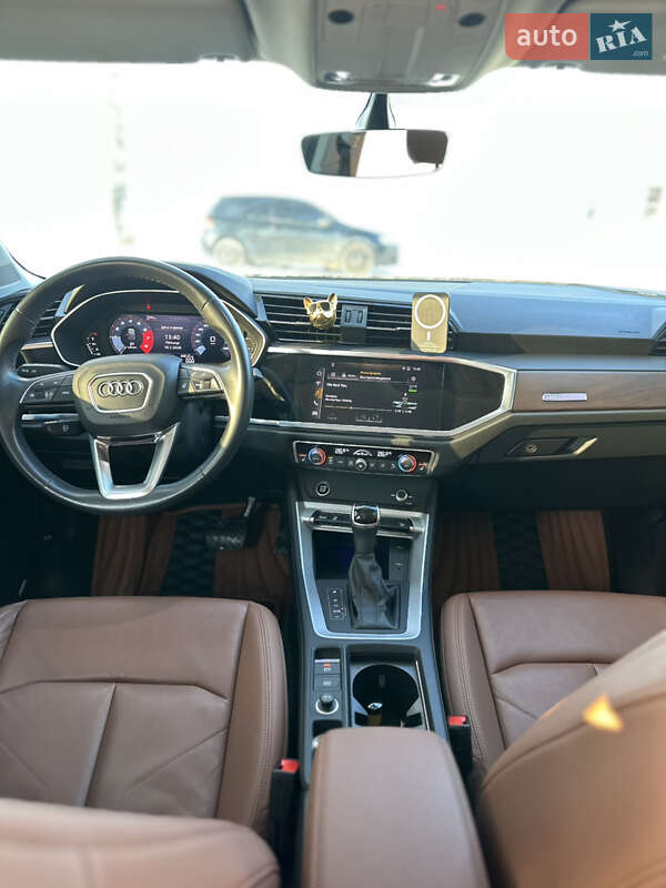 Внедорожник / Кроссовер Audi Q3 2021 в Чернигове