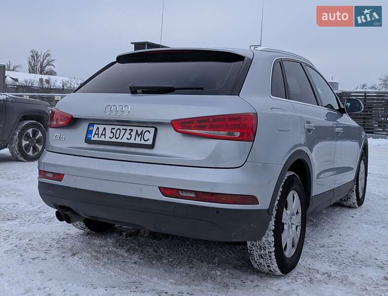 Внедорожник / Кроссовер Audi Q3 2016 в Киеве
