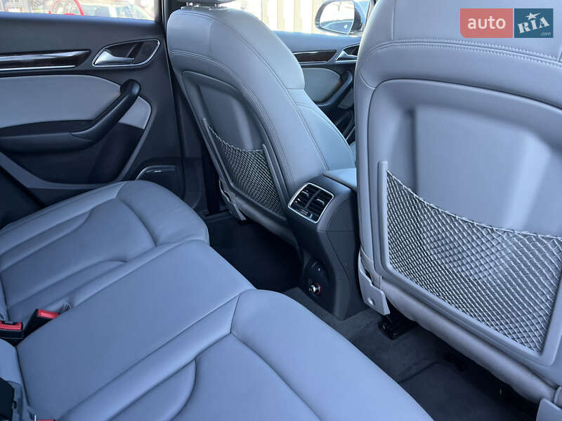 Внедорожник / Кроссовер Audi Q3 2015 в Львове