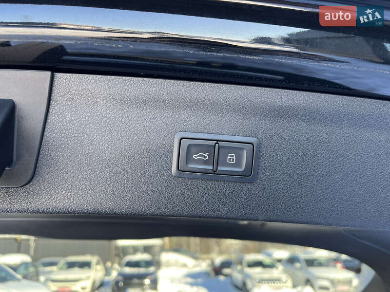 Внедорожник / Кроссовер Audi Q3 2015 в Львове