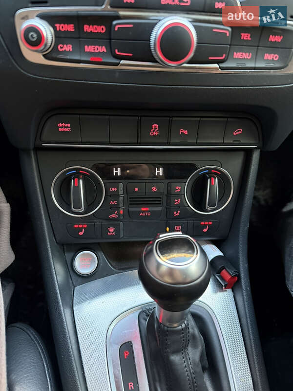 Внедорожник / Кроссовер Audi Q3 2017 в Киеве