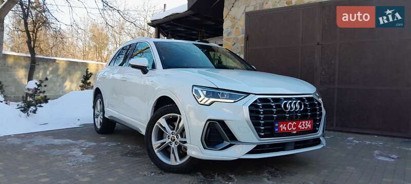 Внедорожник / Кроссовер Audi Q3 2021 в Стрые