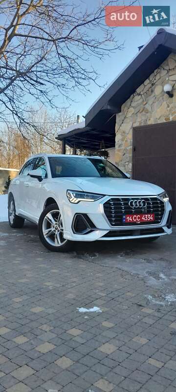 Внедорожник / Кроссовер Audi Q3 2021 в Стрые