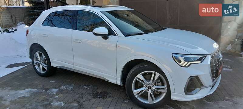 Внедорожник / Кроссовер Audi Q3 2021 в Стрые